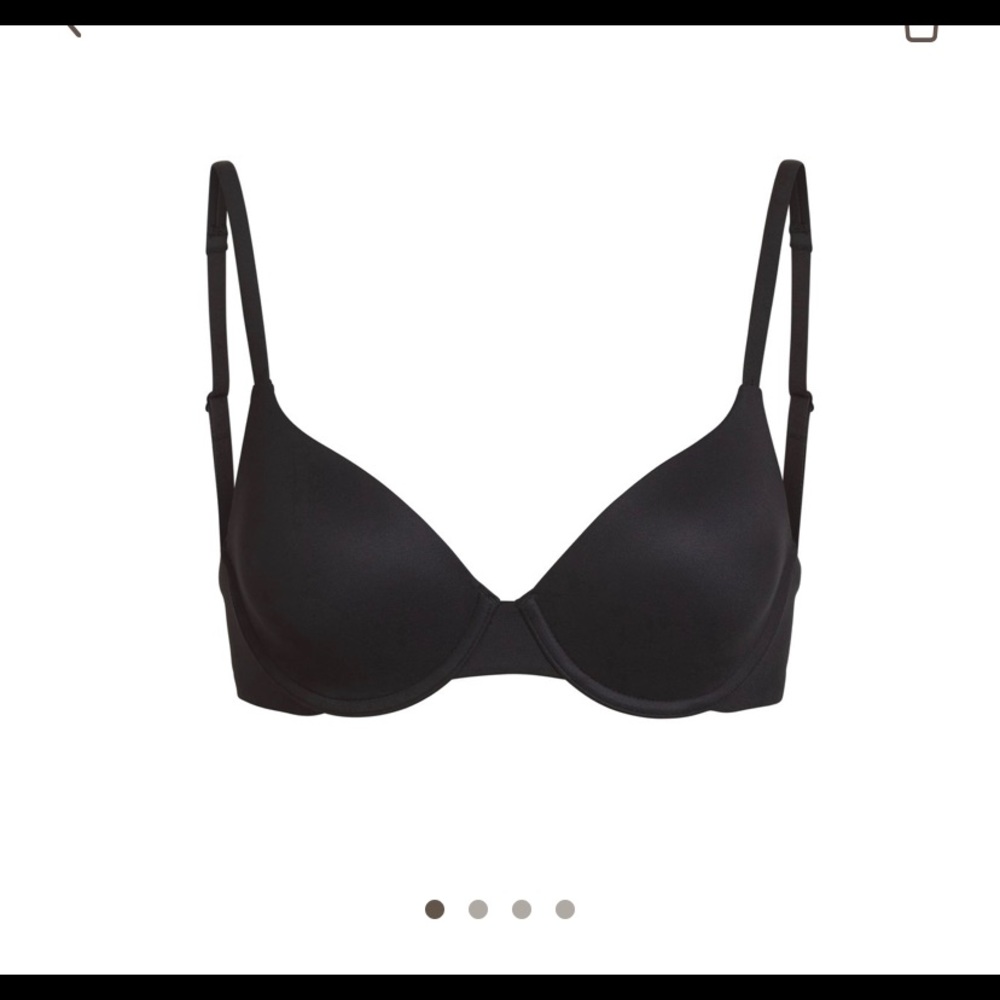 NWT SKIMS T-shirt bra in black 32 b